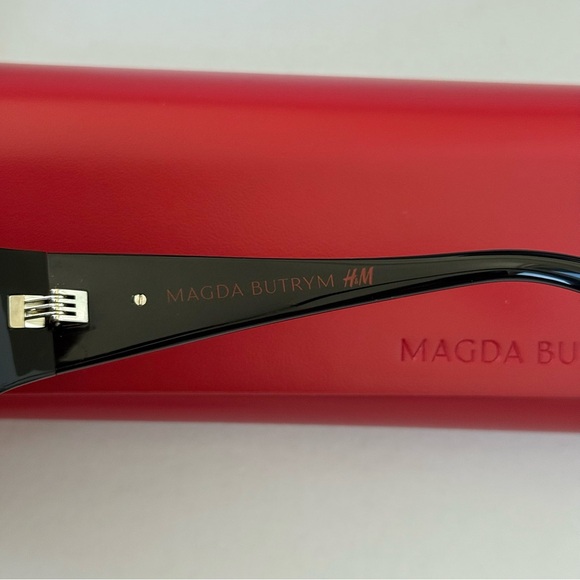 Magda Butrym x H&M Oval Black Sunglasses with Rose Motif. New, never used. - Picture 7 of 15